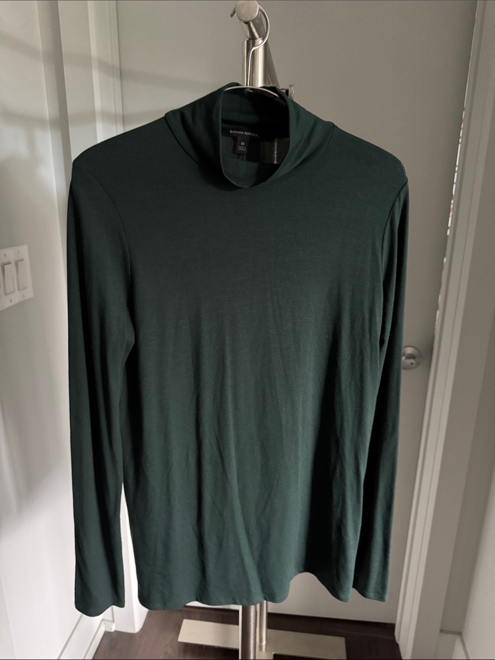 Banana Republic Dark Green Women’s Long Sleeve Turtleneck Sweater